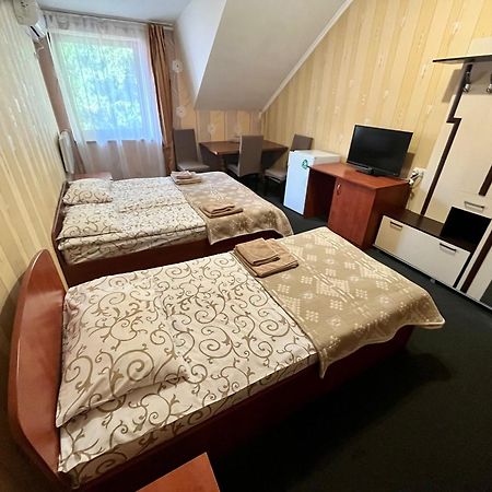 Domino Hotell Berehove  Eksteriør bilde