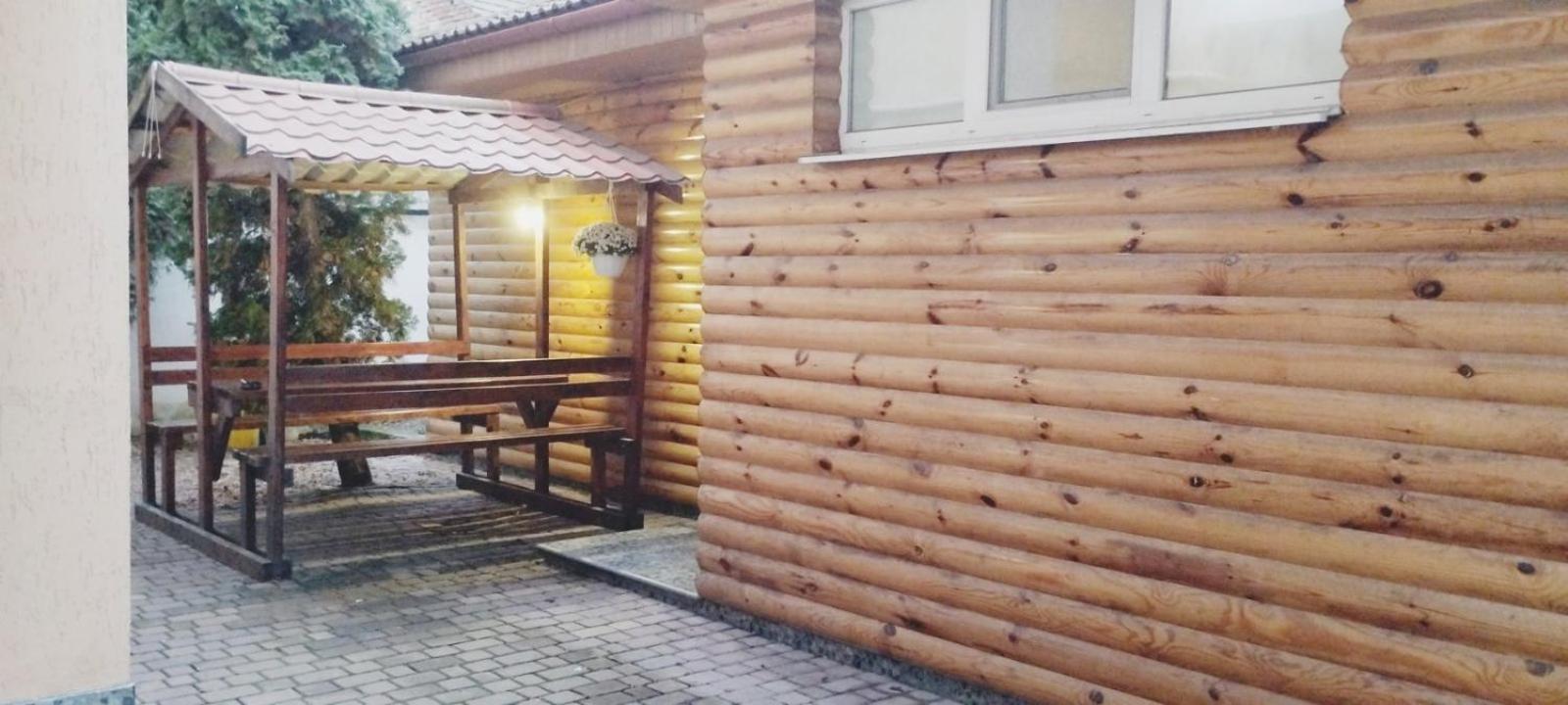 Domino Hotell Berehove  Eksteriør bilde